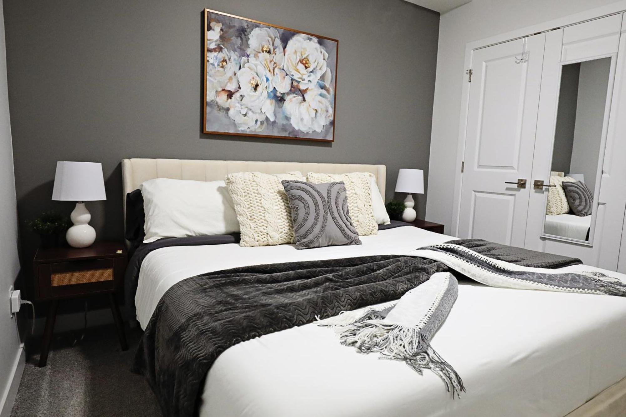Beautiful King Bed,long Stays,disney,airport Holiday home *